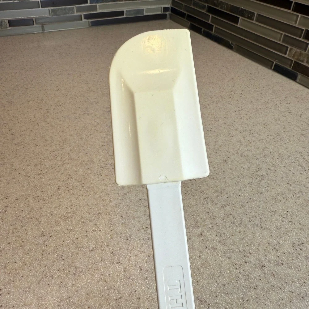 Vintage The Pampered Chef Classic Scraper White Silicone Spatula 11